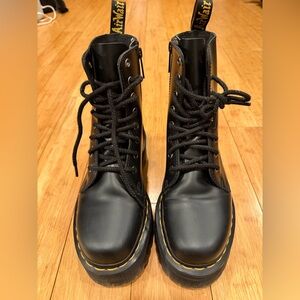 Dr. Martens Jadon Boot Smooth Leather
Platforms